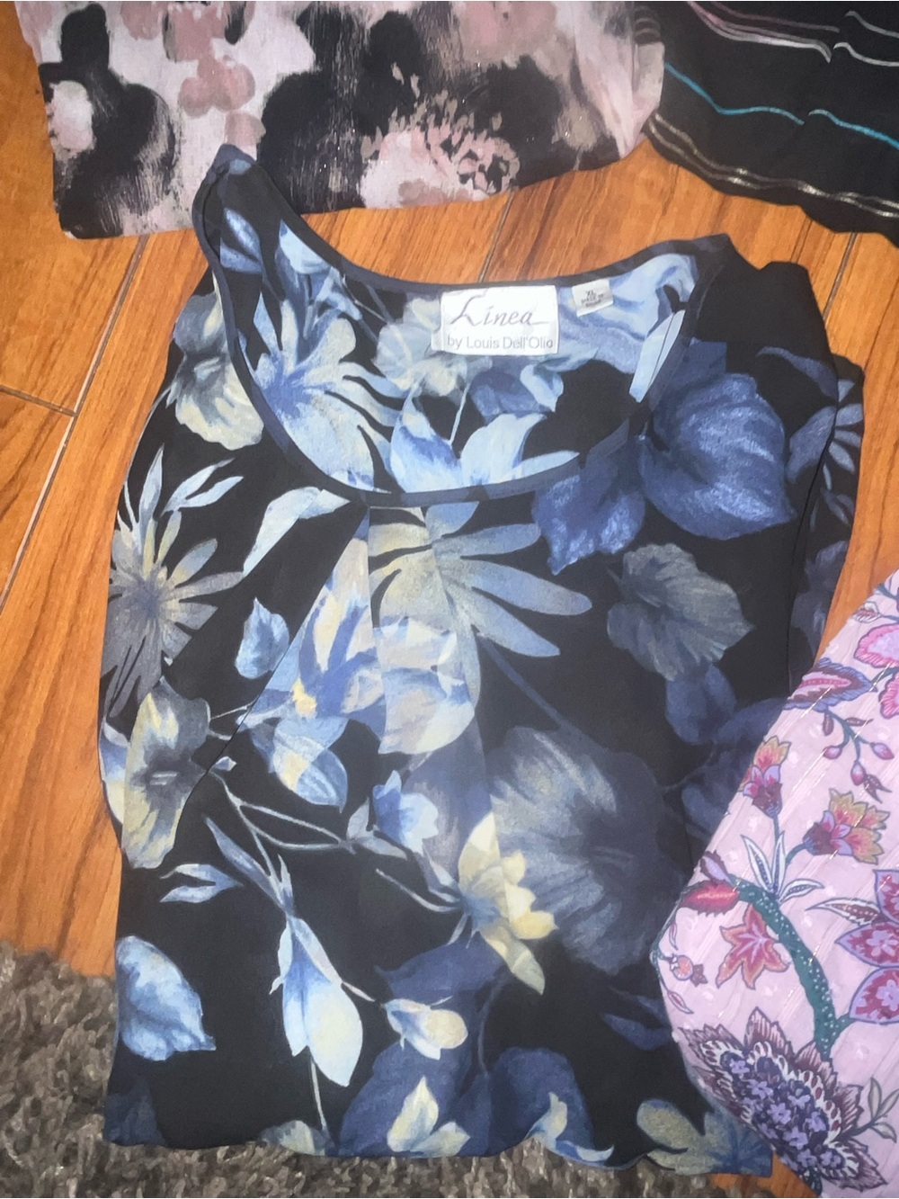 Five blouse bundle - Picture 3 of 16